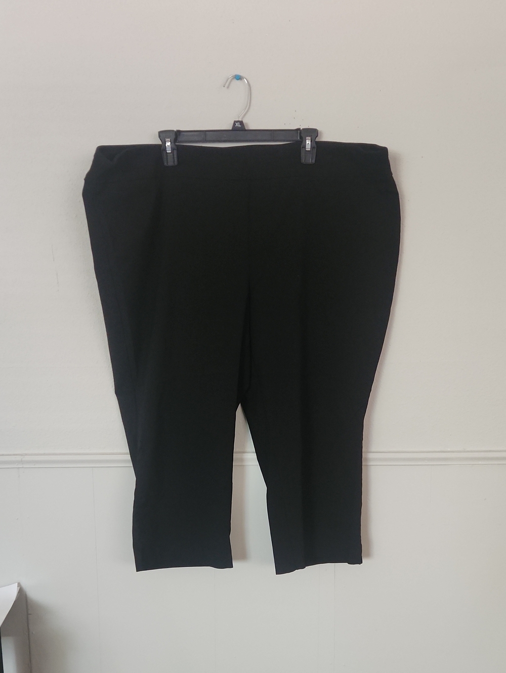 The Pioneer Woman Black Cropped Pull-On Ponte Pants